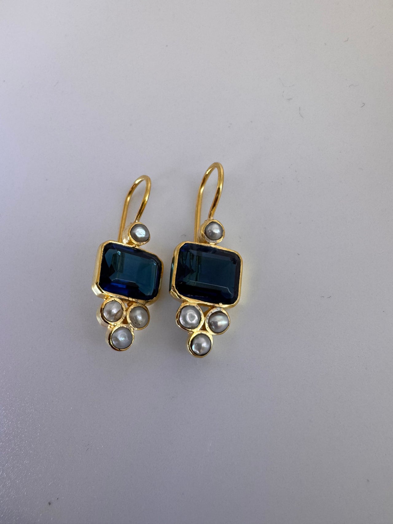 Dark Blue Quartz Pearl Square Earrings